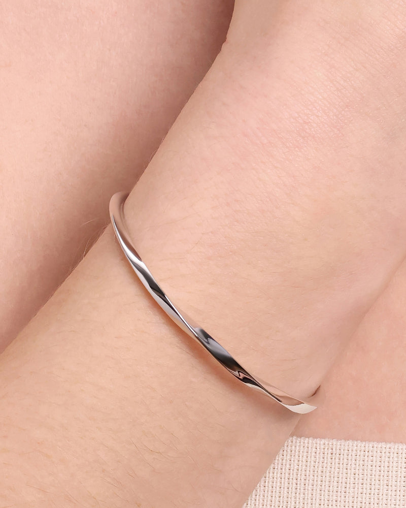 Twisted Pipi Bangle by Sarah & Sebastian