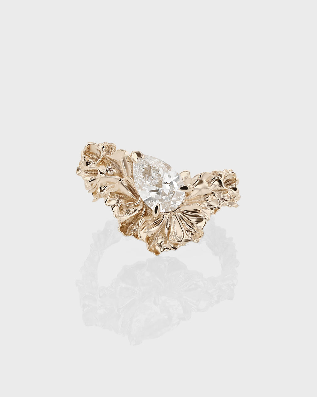 Xanthe Pear Diamond Ring Gold – SARAH & SEBASTIAN